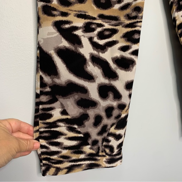 Mela Purdie Animal Print 100% Silk Tapered Ankle Pants Size S Mint! - Picture 5 of 10